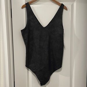 Abercrombie & Fitch black faux leather V-neck sleeveless bodysuit xl nwt